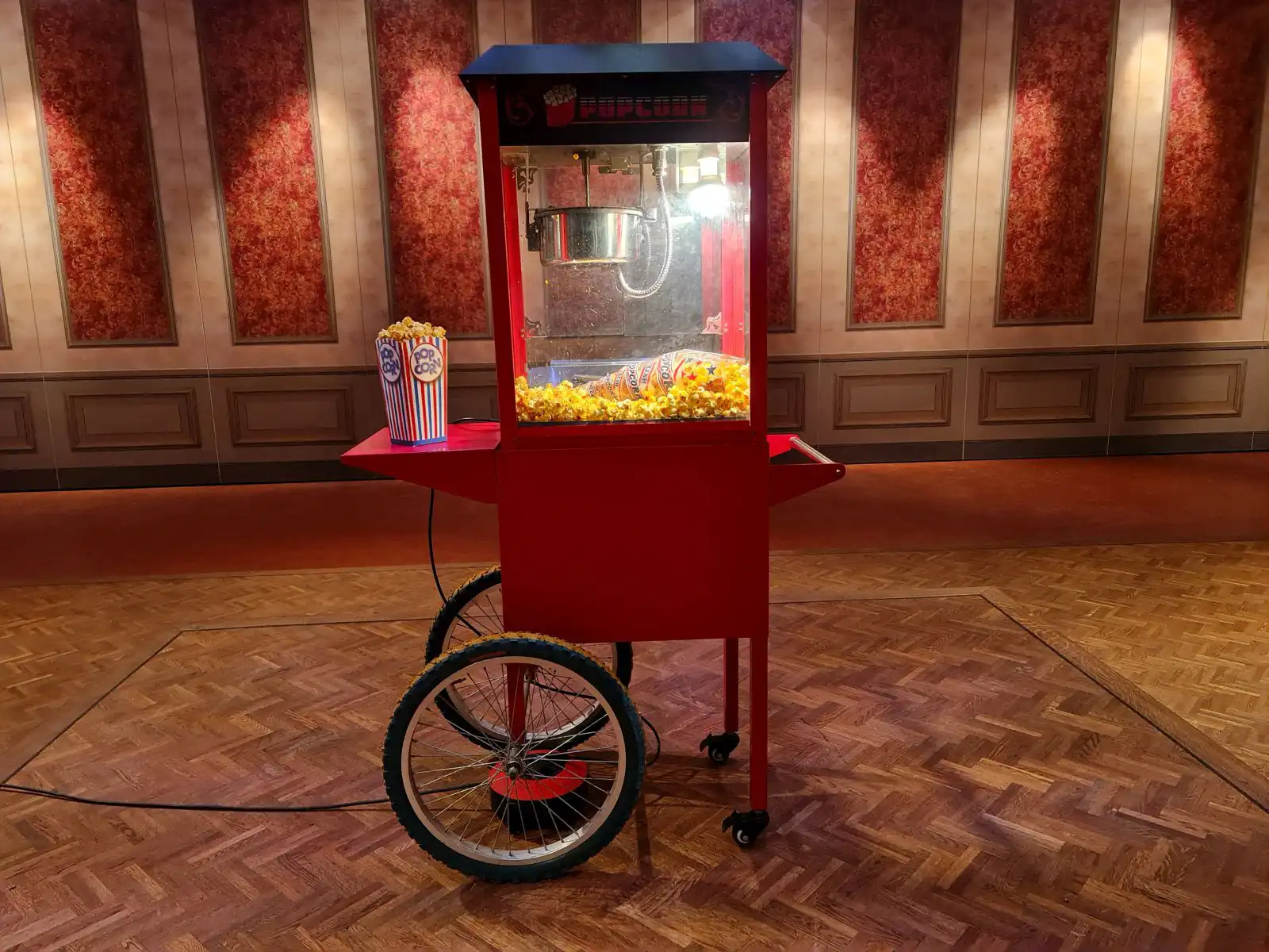 Popcorn Machine Theater Deluxe - Attractieverhuur Olivier